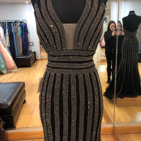 Long sparkly halter dress - Picture 3 of 6